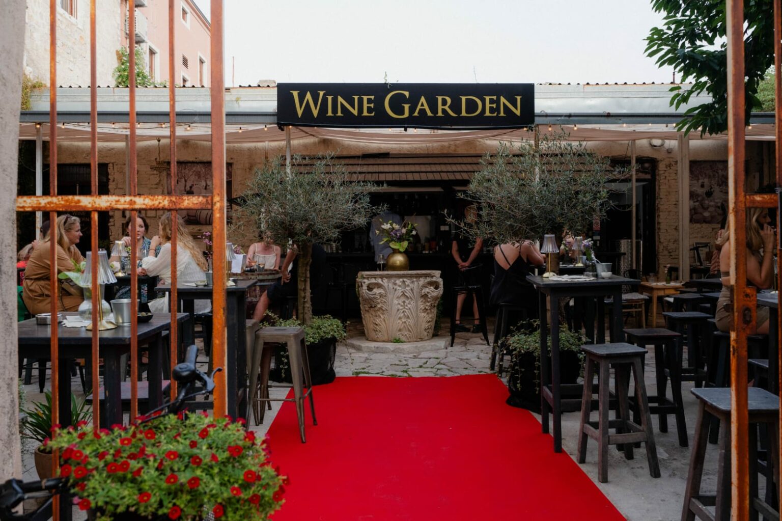 Winegarden - wine bar